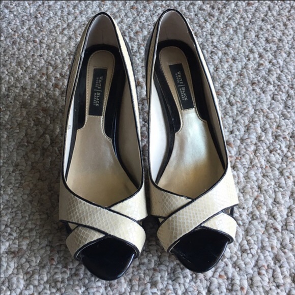 Elegant Black & White heels 👠 - Picture 2 of 3