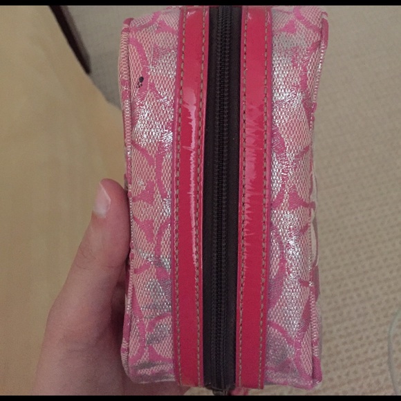 Pink Coach tie dye wristlet cosmetic travel bag - Picture 2 of 4