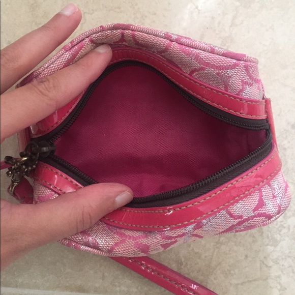 Pink Coach tie dye wristlet cosmetic travel bag - Picture 4 of 4