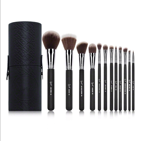 Other - NEW Sigma Beauty Mr Bunny Kit + Travel Case