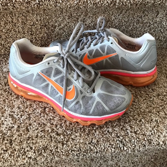 Nike Airmax Tennis Shoes