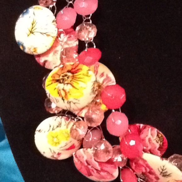 Hand made statement necklace. - Picture 3 of 4