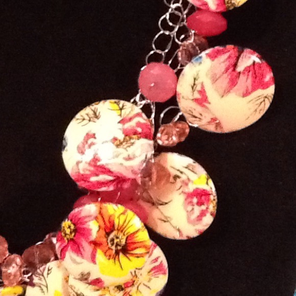 Hand made statement necklace. - Picture 4 of 4