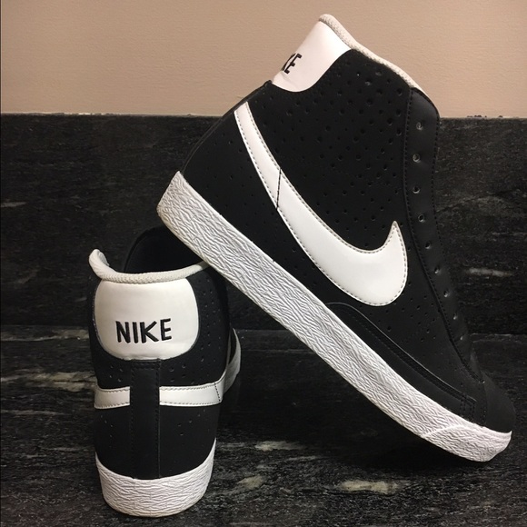 NIKE BLAZERS 7Y