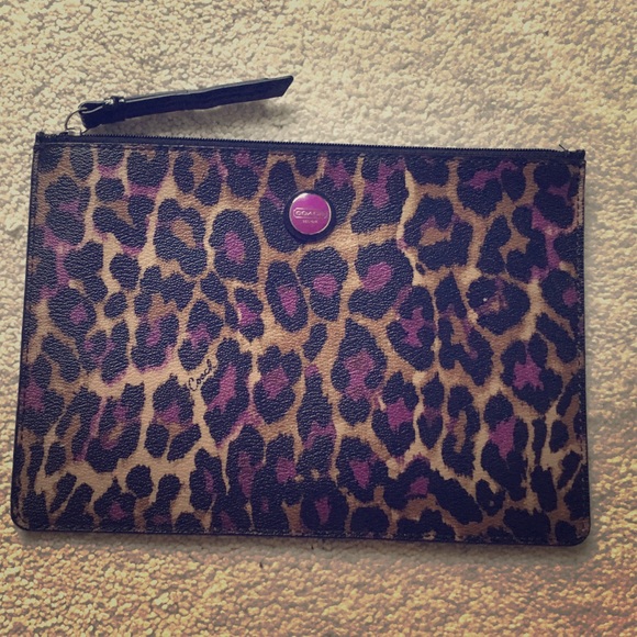 Coach Purse 👛 - Picture 1 of 4