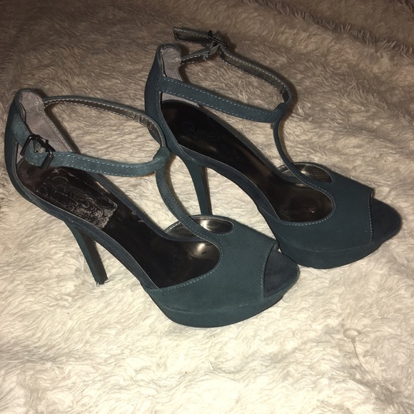 Heels - Picture 2 of 2