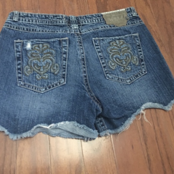 Shorts - Picture 2 of 2