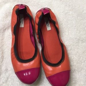 Never worn Vera Wang ballet flats