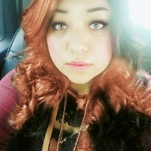 Meet your Posher, Desiree