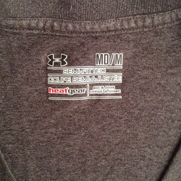 Under Armour semi fitted workout shirt - Picture 2 of 3