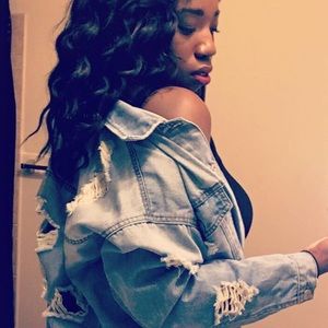 Meet your Posher, Alexon