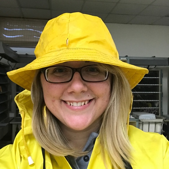 Meet your Posher, Whitney - Picture 2 of 3