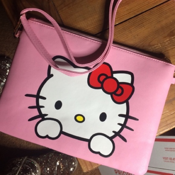 PERFECT HELLO KITTY OVERSIZED CLUTCH - Picture 1 of 7