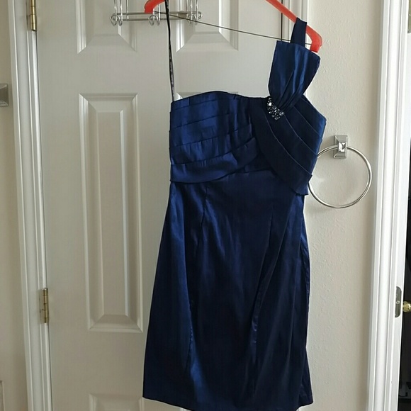 One shoulder strap cocktail dress