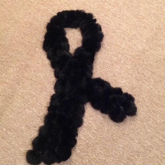 REAL rabbit fur Pom Pom scarf