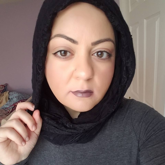 Meet your Posher, Fi fi