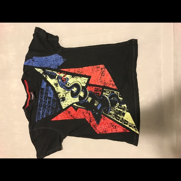 Snake shirt