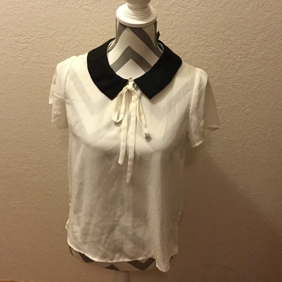 Forever 21 Tops - Forever 21 dressy blouse size S