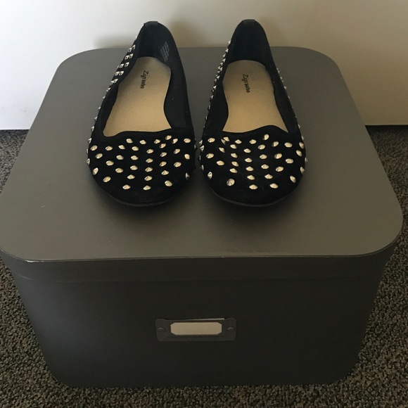 Zigi Soho Smokey Studded Flat
