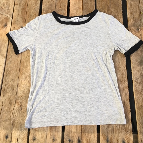 Worn Once fitted ABOUND short sleeve