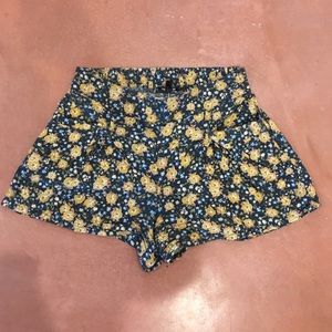 NORDSTROM FLOWY SHORTS