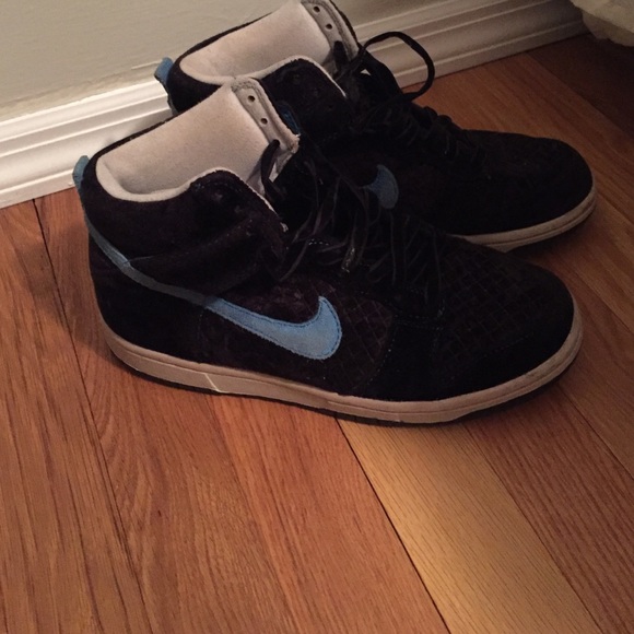 Nike Shoes - Nike high top sneakers