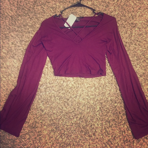 Flowy sleeved crop top