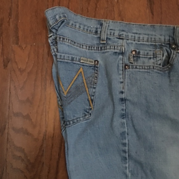 Jeans - Picture 2 of 2