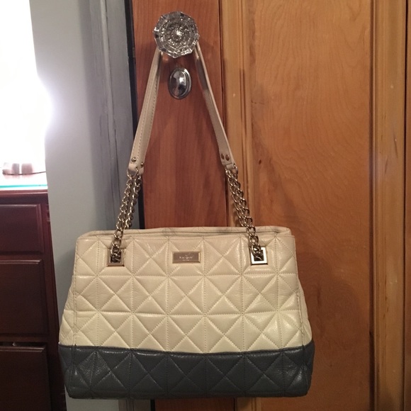 Quilted Kate Spade white & gray chain handle bag