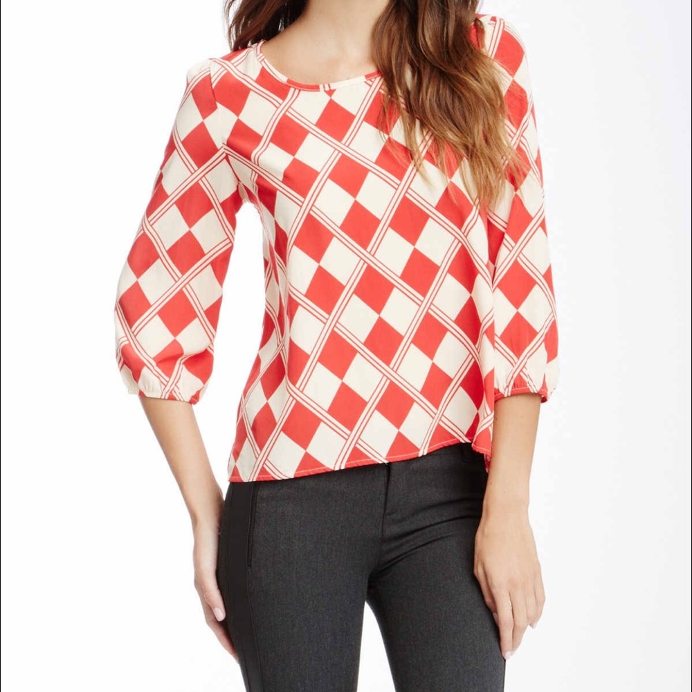 ❗️🆕Beautiful pattern blouse NWOT