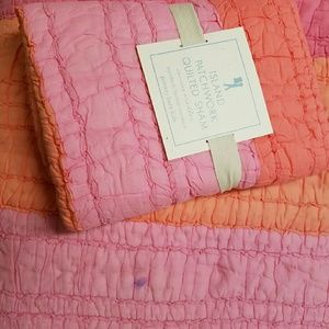 Pottery Barn Twin Size Quilt with Pillow Sham