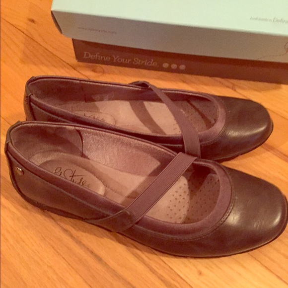 ✨Comfy Dark Gray Flats✨