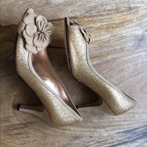 Nwt J. Renee Nordstrom gold glitter pumps 6.5