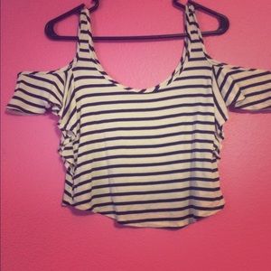 Loose crop top with black stripes