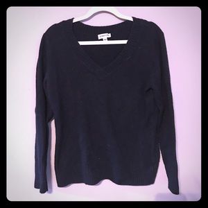 🍁Black V-Neck Sweater
