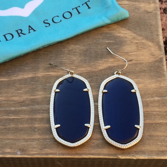 Navy Blue Cat's Eye Danielle Earrings!💙