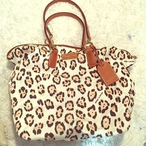 Dooney & Bourke medium cheetah print shopper bag