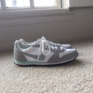 Nike Tennis Shoes