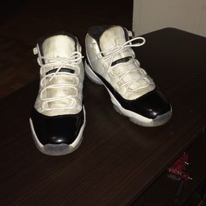 9.5 Jordan concord 11