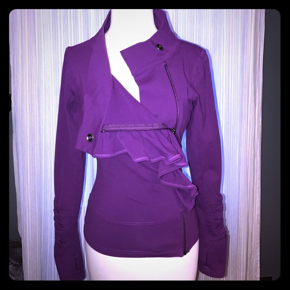 Karma "San Suu" ruffle yoga jacket!