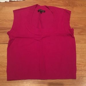 Express crop top fushia color.
