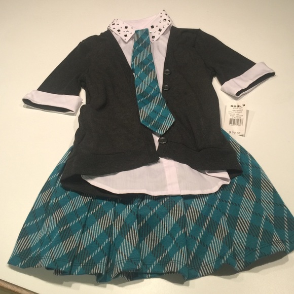 Girls school uniform set.  Medium