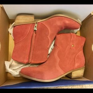 Taking to resale shop today! AE suede boots