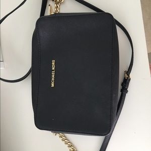 Michael Kors cross body!
