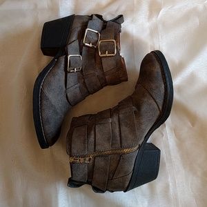 *PRICE DROPPED!* Brand New Report Aydin Booties