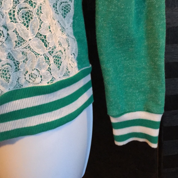 ❌❤️SOLD❤️❌Lace Front Green Zip up jacket / Top 💚 - Picture 3 of 4