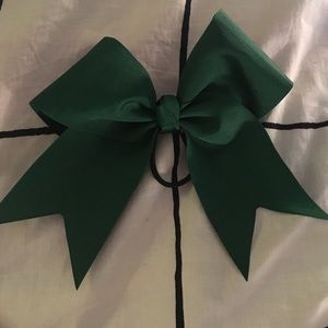 Green cheer bow