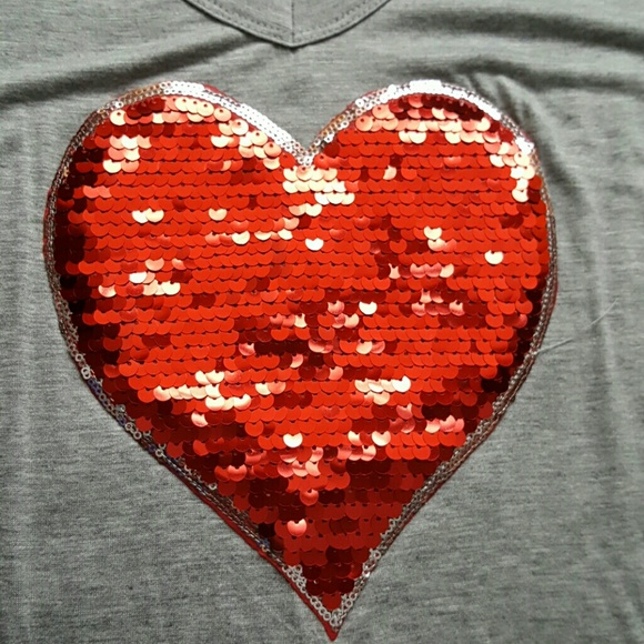 *LAST ONE*💜Valentines💜NWOT Sequin Heart Shirt - Picture 2 of 4