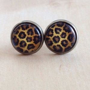 Lilly Pulitzer Leopard Stud Earrings in Gold Lilly Pulitzer Leopard Stud Earrings in Gold
