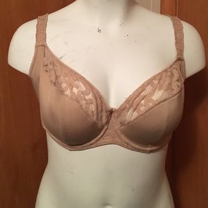 Nude lace detail t-shirt bra